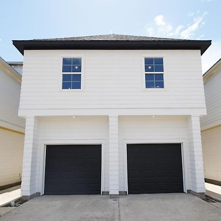 Luxe Three Story Duplex Near Downtown & Med Center Villa Houston Exterior photo