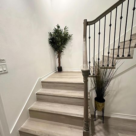 Luxe Three Story Duplex Near Downtown & Med Center Villa Houston Exterior photo