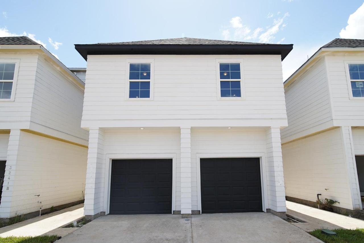 Luxe Three Story Duplex Near Downtown & Med Center Villa Houston Exterior photo